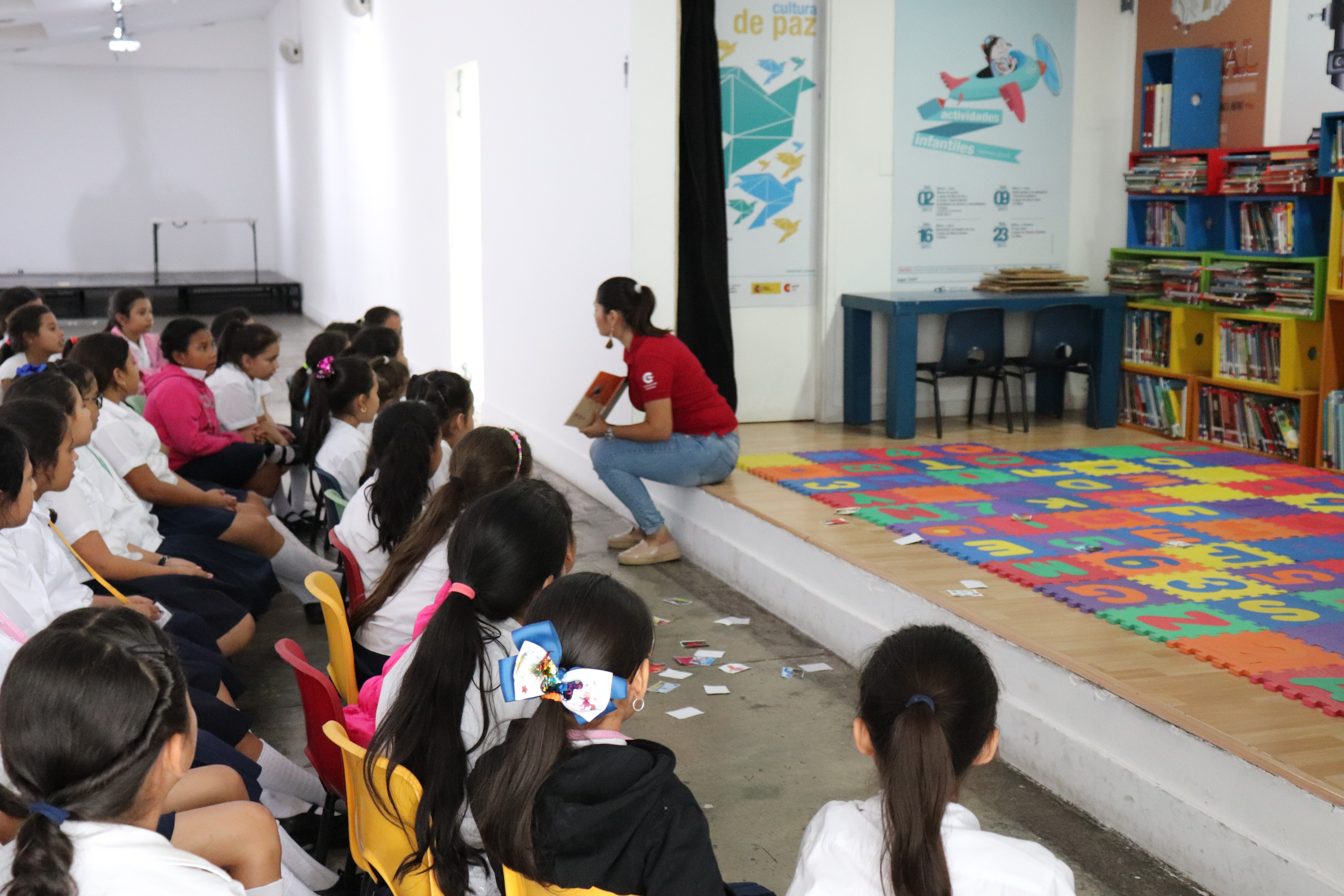 Aventuras de Rana Mariana y su amiga Capuchona